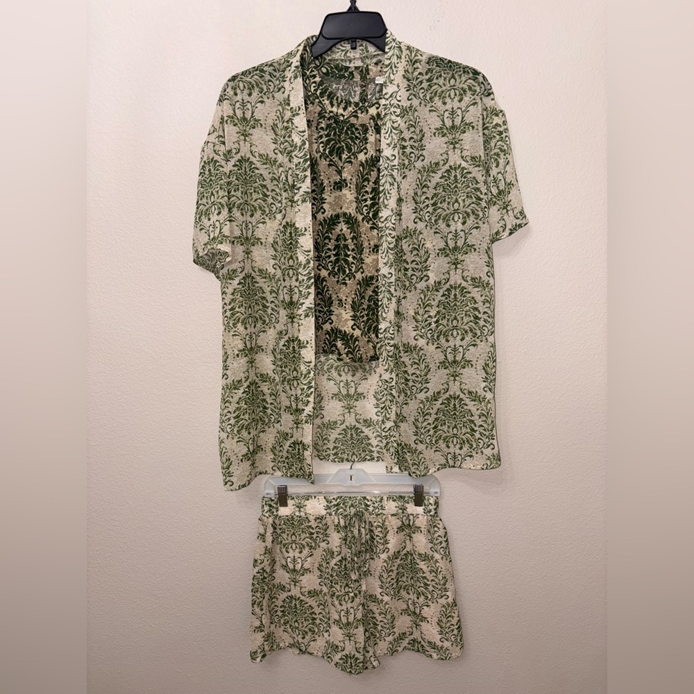 3 Piece Matching Set Green Floral Shorts Tank & Button Down Teen 16 Women’s XS/S